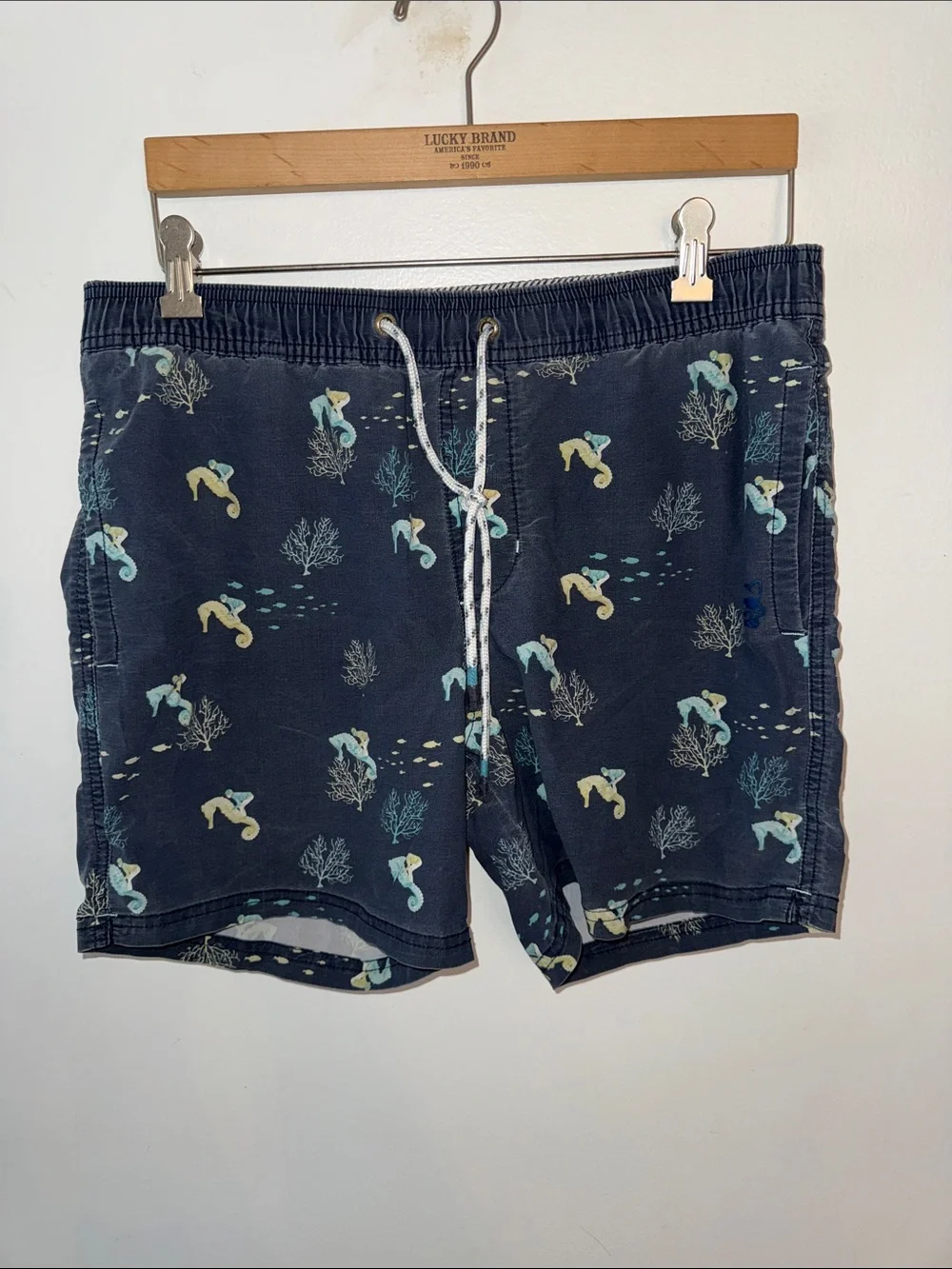 Party Pants Men’s Medium Navy Seahorse & Coral Print Swim Trunks / Board Shorts